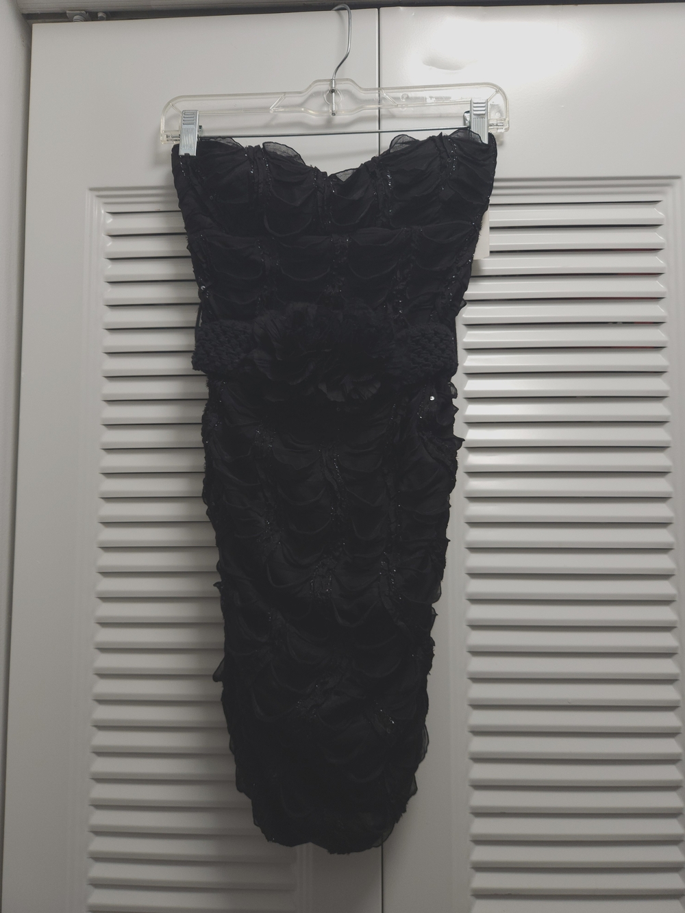 NWT Monaco Black Strapless Mini Dress with Statement Floral Belt – Size M